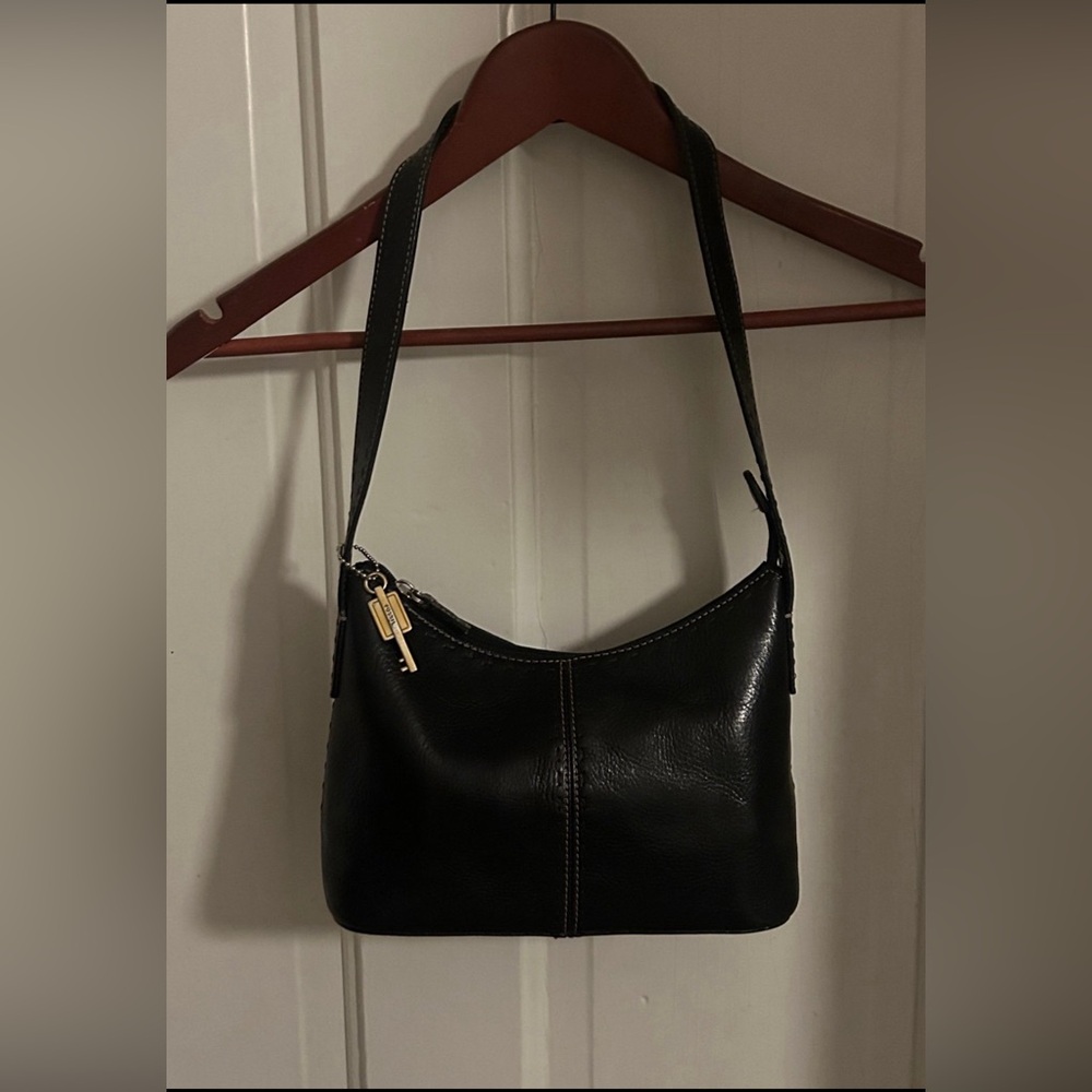 Like New! FOSSIL Genuine Black Leather Purse!!